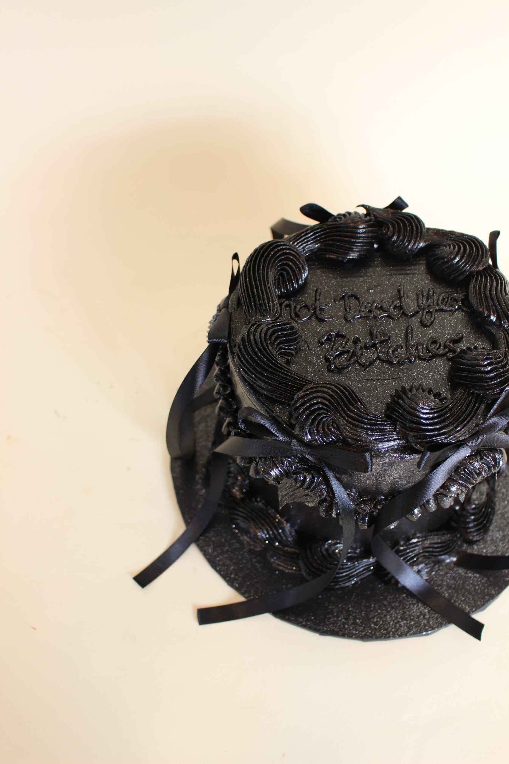 bow cake, vintage cake, retro cake, black cake, glitter cake, birthday cake